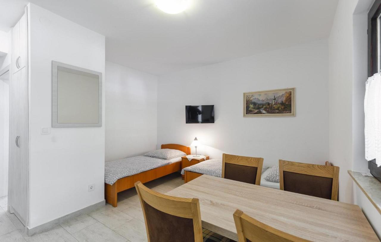 Mirko Apartamento Poreč Exterior foto